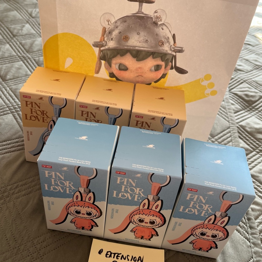 Labubu PFL Pin for Love G **IN HAND** - Picture 2 of 2